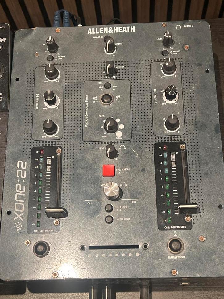 Allen & Heath Xone 22 DJ Mixer, Muziek en Instrumenten, Mengpanelen, Gebruikt, Minder dan 5 kanalen, Microfooningang, Ophalen of Verzenden