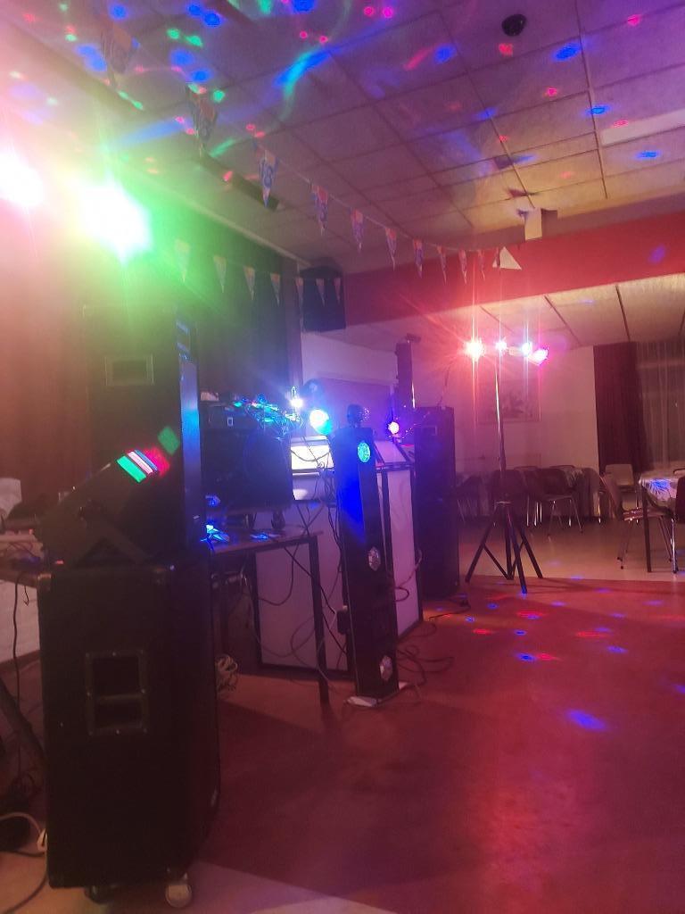 Drive-inn, The Happydancer, Dj