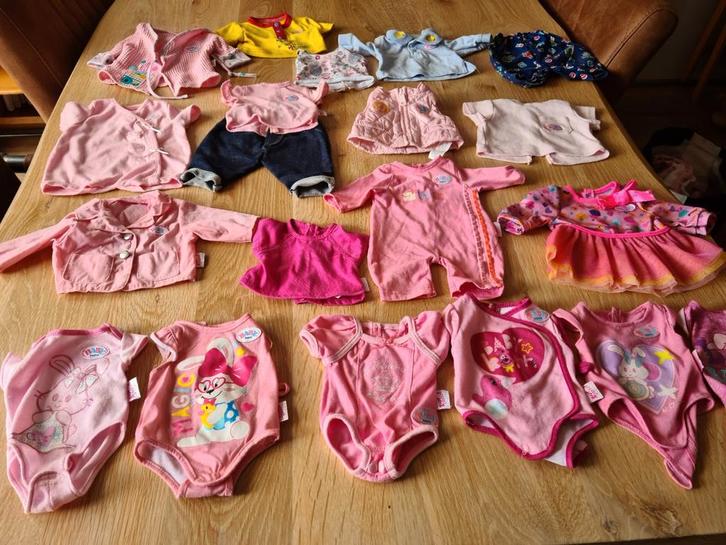 Poppen kleertjes  ,babyborn poppen,  bedje, draagzak, maxico, Kinderen en Baby's, Speelgoed | Poppen, Zo goed als nieuw, Babypop