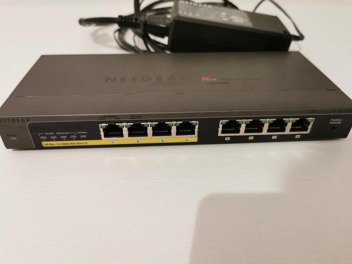 Netgear GS108PE Switch - 8 Poorten, Computers en Software, Netwerk switches, Zo goed als nieuw, Ophalen of Verzenden