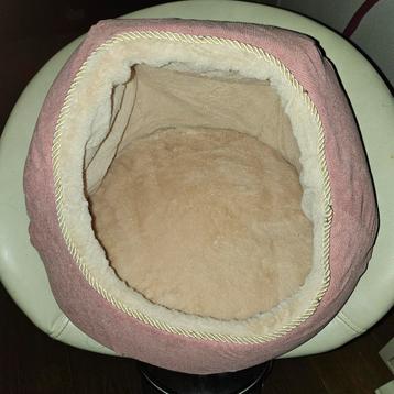 Honden/ kattenmandje beschikbaar voor biedingen