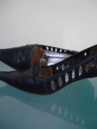 GRATIS VERZENDEN | AB DONKERS kekke leren blauwe pumps 38, Kleding | Dames, Schoenen, Zo goed als nieuw, Pumps, Blauw, Verzenden