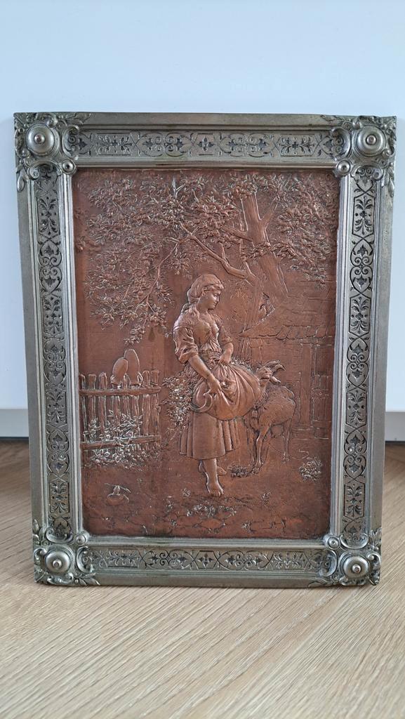 Koperen Reliëf met Meisje en Geit in Lijst, Antiek en Kunst, Antiek | Koper en Brons, Koper, Ophalen