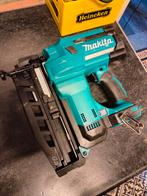 Makita tacker , nieuw met bon 1x gebruikt voor de schuur, Ophalen of Verzenden, Zo goed als nieuw
