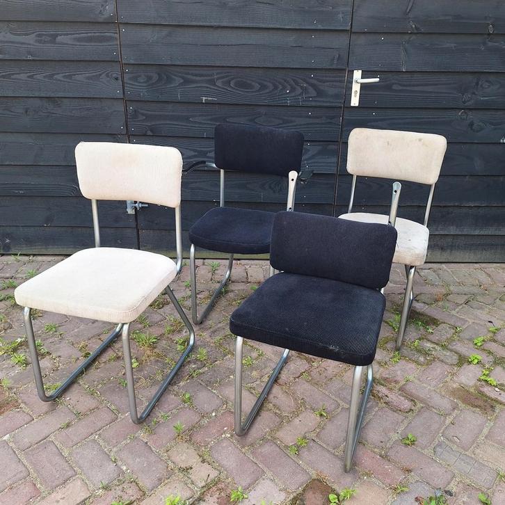 teab Vintage Ahrend De Cirkel buisframe sledestoelen, Huis en Inrichting, Stoelen, Gebruikt, Vier, Ophalen