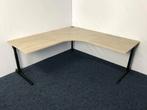 48 x Hoekbureau met nieuwe bladen & Ahrend 500 onderstel