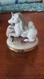 Vintage Eenhoorn pillendoos snuifdoosje porselein de Paris, Ophalen of Verzenden