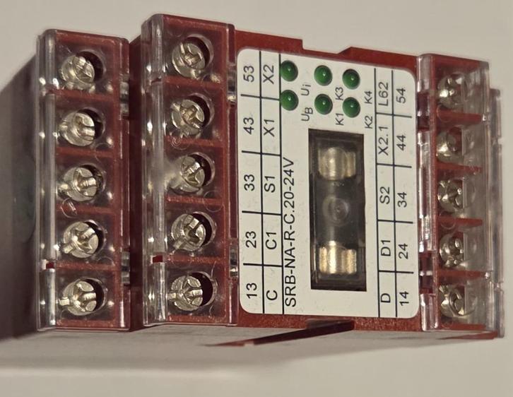SRB-NA-R-C.20-24V ELAN (4 stuks), Hobby en Vrije tijd, Elektronica-componenten, Gebruikt, Ophalen of Verzenden