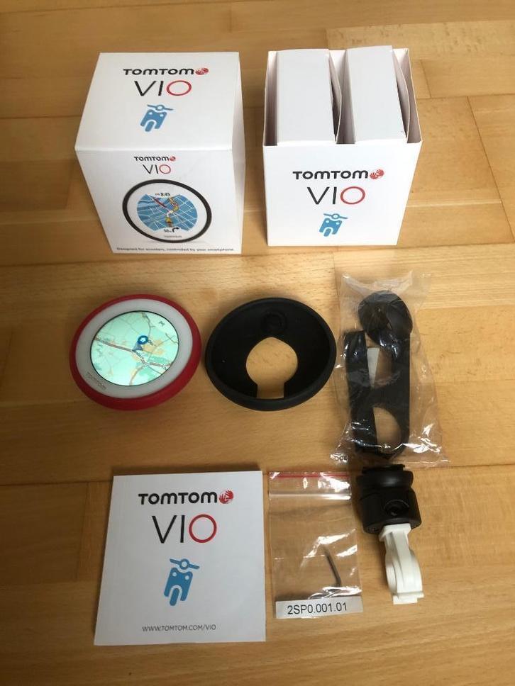 TomTom VIO Display + Protection Cover Red + Carry Case, Motoren, Accessoires | Navigatiesystemen, Zo goed als nieuw, Ophalen