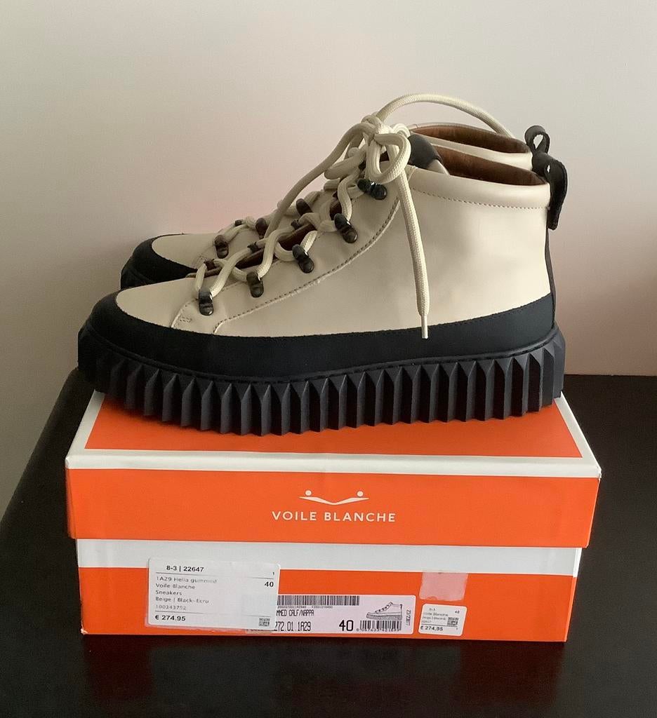 VOILE BLANCHE hoge leren sneakers ecru met zwarte zool mt 40, Kleding | Dames, Schoenen, Beige, Nieuw, Ophalen of Verzenden, Sneakers of Gympen