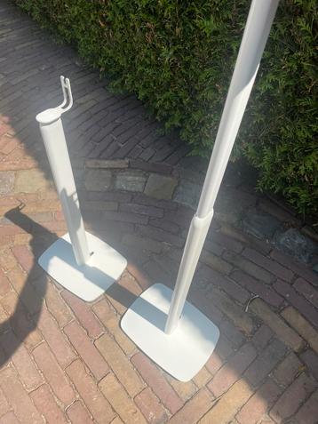 Sonos one speaker standaards beschikbaar voor biedingen