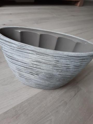 Zware ovalen bloempot voor binnen grijsbruin gemêleerd  beschikbaar voor biedingen