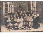 SCHOOLFOTO    12,5 cm x 17 ,5 cm, Verzamelen, Voor 1940, Verzenden