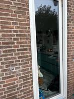 Kunststof kozijn met Glas, Doe-het-zelf en Verbouw, Kozijnen en Schuifpuien, 75 tot 150 cm, Raamkozijn, Ophalen of Verzenden, Zo goed als nieuw