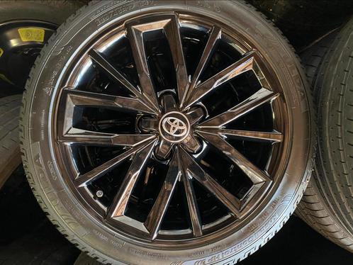ALS NIEUWE 17” Toyota Corolla velgen 225/45R17 winterbanden, Auto-onderdelen, Banden en Velgen, Banden en Velgen, Winterbanden