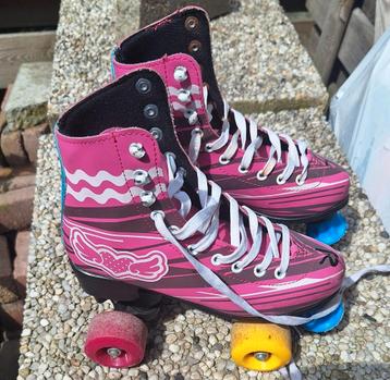 Mooie meiden rolschaatsen maat 35 beschikbaar voor biedingen