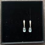 Zilveren oorbellen oorhangers met Blauwe Topaas, Hangers, Nieuw, Ophalen of Verzenden, Zilver
