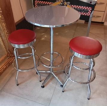 Set twee Chrome krukken en bartafel nu gratis verzending. beschikbaar voor biedingen