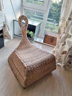 Moderne rieten schommelstoel, Huis en Inrichting, Stoelen, Ophalen, Gebruikt, Bruin, Riet of Rotan