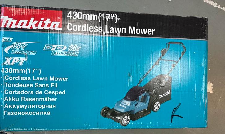 Makita Accu Grasmaaier 430mm - Nieuw!, Tuin en Terras, Grasmaaiers, Nieuw, Accu-grasmaaier, 40 t/m 49 cm, Cirkelmaaier, Opvangzak