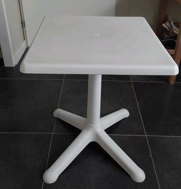Terrastafel inklapbaar 60 x 60 beschikbaar voor biedingen