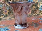 Mooie antieke vaas uit Engeland van gekleurd glas 14,7 cm.