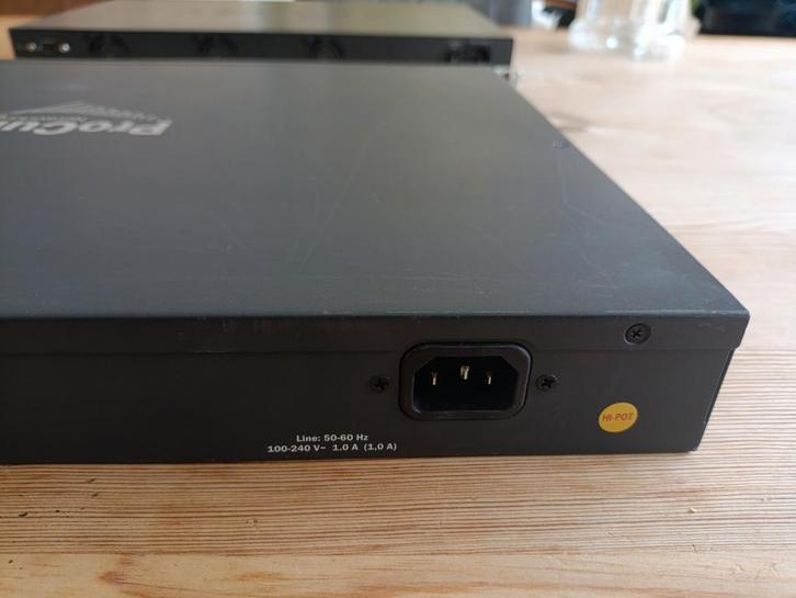 Planet Switch SGSW 24040P, Computers en Software, Netwerk switches, Gebruikt, Ophalen of Verzenden