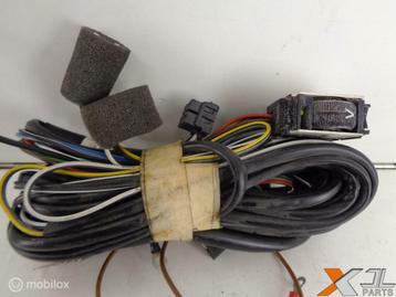 W124 SCHAKELAAR MET KABEL 4 WEG SPEAKERSYS A1248209115 beschikbaar voor biedingen