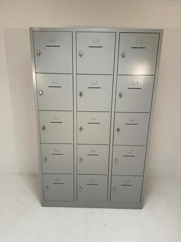 Lockerkast 15-deurs, nieuw, lichte transportschade €325,- beschikbaar voor biedingen