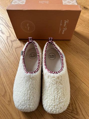 Toni Pons men’s slippers size 42