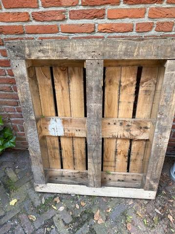 Gratis pallet beschikbaar voor biedingen