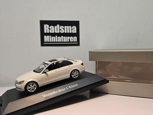 Mercedes-Benz C-Klasse W204 Sedan - 1:43 schuco dealermodel, Hobby en Vrije tijd, Modelauto's | 1:43, Zo goed als nieuw, Auto