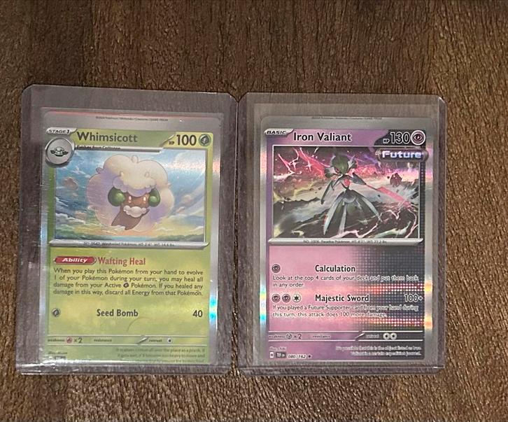 2 Misprint Pokémon Kaarten - Temporal Forces, Hobby en Vrije tijd, Verzamelkaartspellen | Pokémon, Gebruikt, Meerdere kaarten