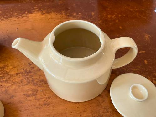 Arabia Geel theeservies & 3 soepkoppen, Huis en Inrichting, Keuken | Servies, Zo goed als nieuw, Kop(pen) en/of Schotel(s), Overige stijlen