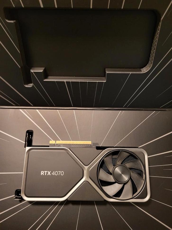 RTX 4070 Founders Edition, Computers en Software, Videokaarten, Zo goed als nieuw, Nvidia, PCI-Express 4.0, GDDR6, HDMI, DisplayPort