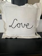 Riverdale kussen love, Huis en Inrichting, Woonaccessoires | Kussens, Ophalen, Zo goed als nieuw, Wit, Vierkant