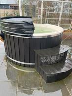 Luxe houtgestookte hottub, Ophalen, Zo goed als nieuw, Afdekzeil, Vast