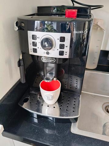 DeLonghi koffiebonen machine  beschikbaar voor biedingen