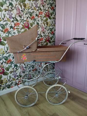 **Retro/vintage kinderwagen/wandelwagen beschikbaar voor biedingen