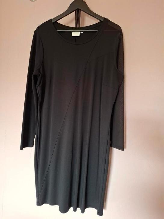 zwarte viscose jurk van JUNAROSE maat 44-46, Kleding | Dames, Jurken, Maat 42/44 (L), Zwart, Knielengte, Ophalen of Verzenden