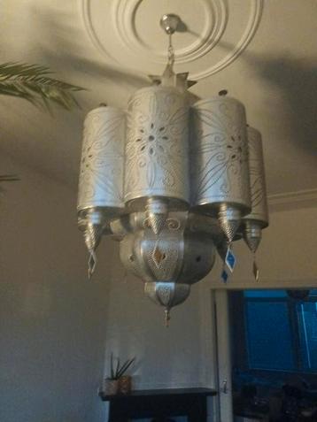 Oosterse lamp beschikbaar voor biedingen