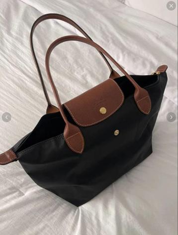 Longchamp Bag Black M beschikbaar voor biedingen