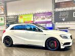 Mercedes-Benz A 45 AMG 4MATIC 450PK PANO/MILLTEK/PAREL A45, Auto's, Automaat, Gebruikt, 4 cilinders, Wit