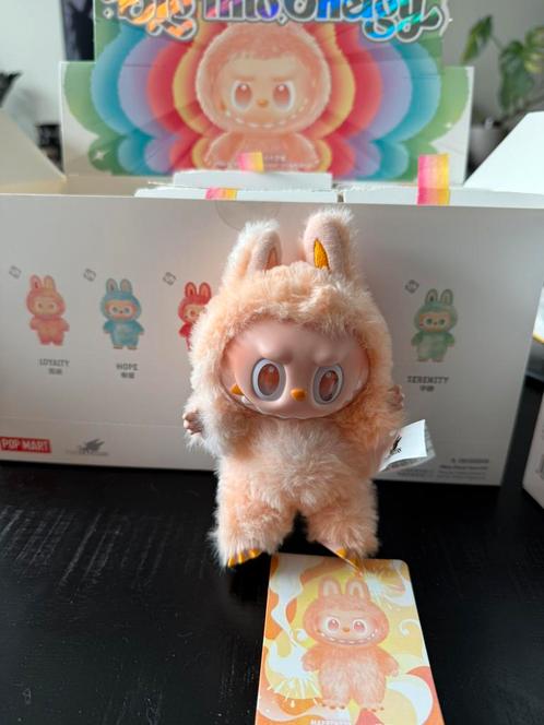 LABUBU big into energy HAPPINESS 🧡🧸, Verzamelen, Poppetjes en Figuurtjes, Nieuw, Ophalen of Verzenden