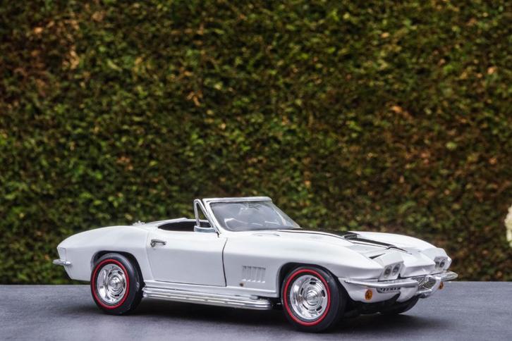 Chevrolet Corvette C2 Sting-Ray Cabriolet Ertl 1/18 Wit, Hobby en Vrije tijd, Modelauto's | 1:18, Zo goed als nieuw, Auto, ERTL