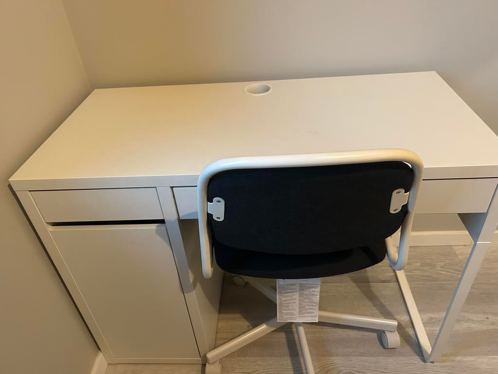 Children ( 6-12 years) study table and chair, Kinderen en Baby's, Kinderkamer | Tafels en Stoelen, Zo goed als nieuw, Ophalen