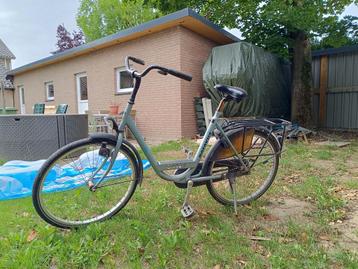 krantenfiets beschikbaar voor biedingen