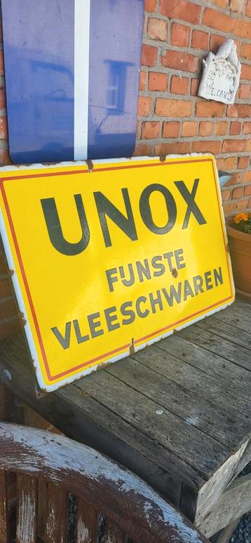 Groot oud emaille bord, UNOX FIJNSTE VLEESCHWAREN  beschikbaar voor biedingen