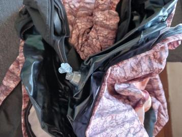 2 nieuwe poefjes  beschikbaar voor biedingen