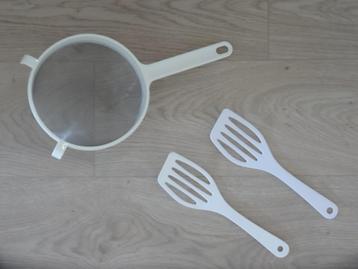 Heiwi zeef/bolzeef en 2x WACA spatel/bakspaan van melamine beschikbaar voor biedingen